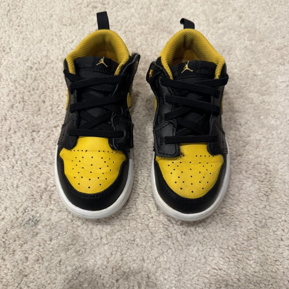 Nike Air Jordan 1 Retro Low TD Toddler Size 10C Black and Gold - Picture 4 of 10